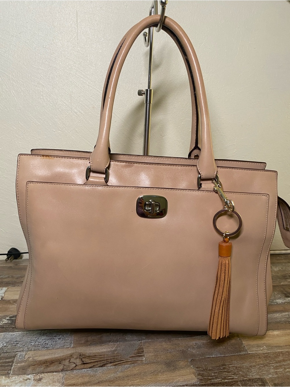 Coach Tan Leather Tote Bag with Classic Design